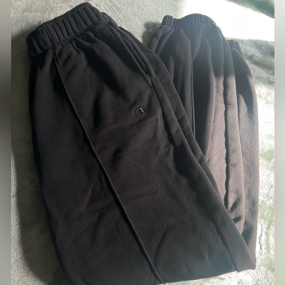 Small black champion sweatpants